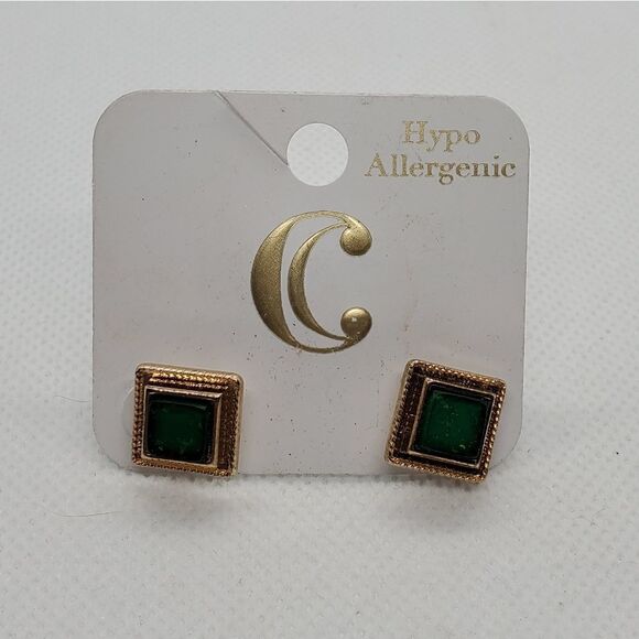NWT Charming Charlie Gold & Green Earrings - Picture 2 of 3